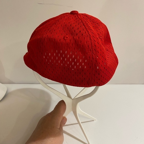 REDS Fitted Hat by Proflex S/M (CN) - Picture 6 of 11